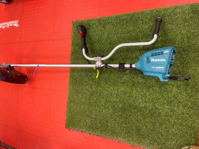 Makita UR012GT204 Twin 40v Brush Cutter XGT Ex Demo