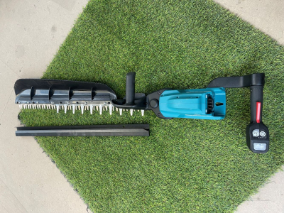 Makita UH014GZ 40v Hedge Trimmer 750mm XGT Ex Demo