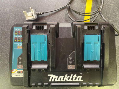 Makita DC18RD 240v Twin 18v Battery Charger Ex Fleet